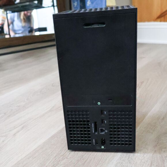 Microsoft Xbox Series X 1TB Console with Wireless Controller, Case, Headset - Picture 6 of 12